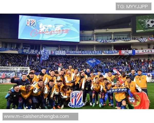 虹口足球场看台的独特魅力与球迷热情交融的精彩瞬间