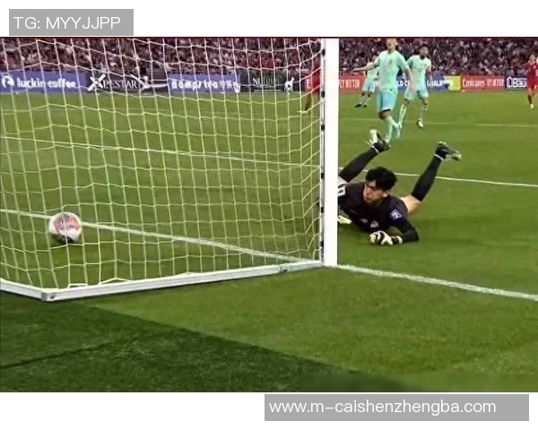 足球场上的搞笑瞬间球员失误与裁判趣事大盘点